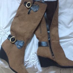 Wonderling Brown Wedge Boots
